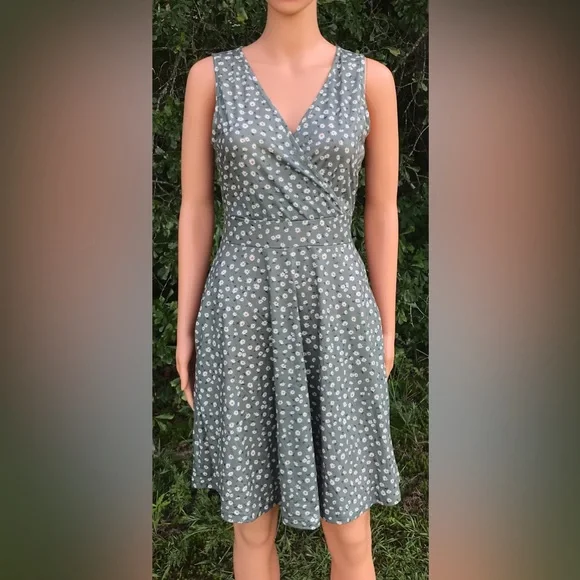 NWOT GUBERRY Floral Sleeveless Dress - Picture 2 of 15